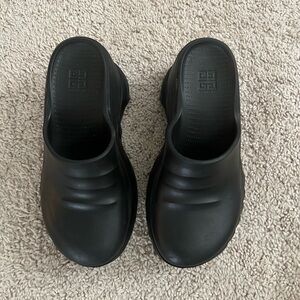 GIVENCHY givenchy marshmallow sandals rubber mules